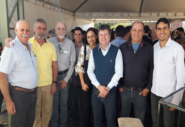 Prefeito Vlamir Sandei participa de inauguração de usina de reciclagem