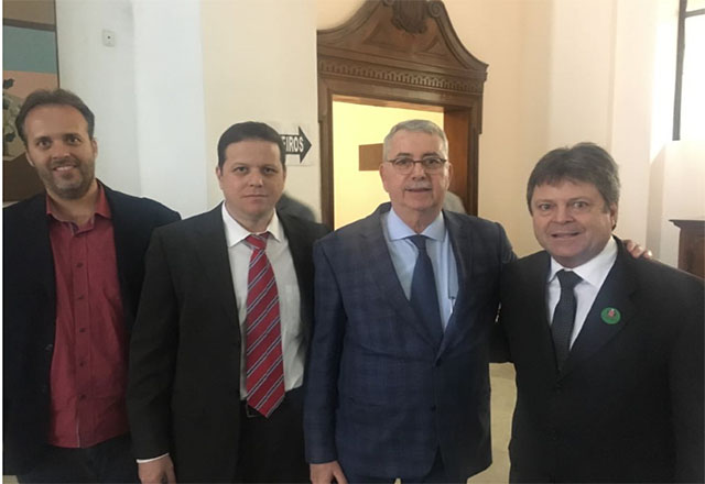 Tietê conquista novos ônibus escolares e Univesp terá expansão