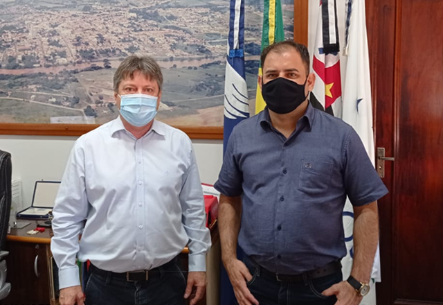 Prefeito Vlamir Sandei recebe Prefeito Fabinho, de Rafard, para tratar de parceria que beneficiará o bairro Sete Fogões