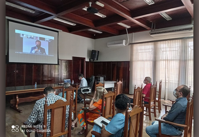 Prefeitura integrada ao Governo do Estado, em reunião, para conhecer e atuar no Plano Estadual de Imunização