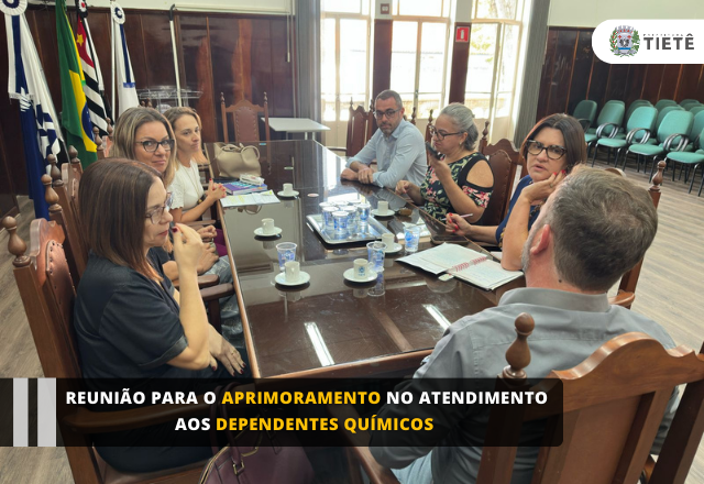Reunião para o aprimoramento no atendimento aos dependentes químicos