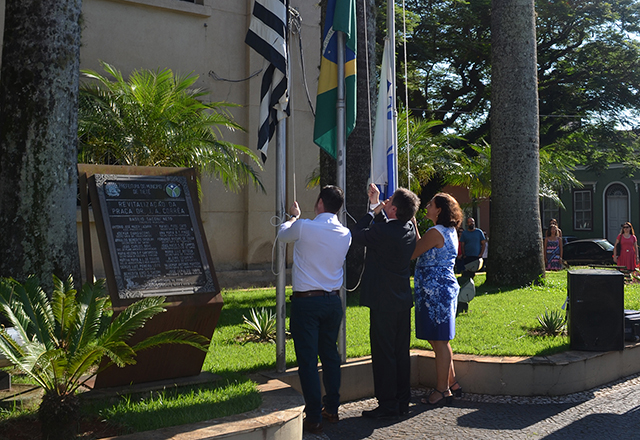 Tietê completa 175 anos com ato solene em frente ao Paço Municipal