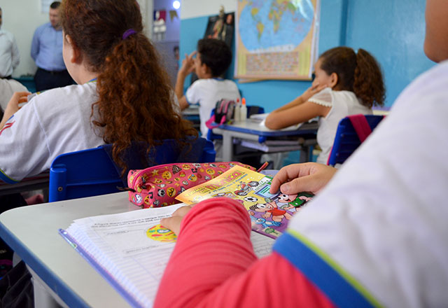 Sicredi realiza distribuição de gibis sobre educação financeira