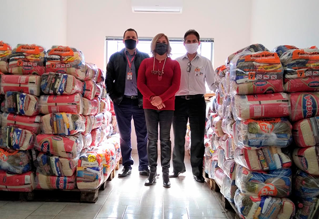 Supermercado Pague Menos doa mais 300 cestas básicas para a Prefeitura do Município de Tietê