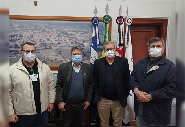 REPRESENTANTES DA UNIMED ESTIVERAM EM REUNIÃO COM O PREFEITO VLAMIR SANDEI PARA RENOVAÇÃO DO CONTRATO DO CONVÊNIO DE SAÚDE E VISITA TÉCNICA NO POSTO UNIMED DE TIETÊ