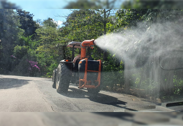 PREFEITURA EXECUTOU NOVA NEBULIZAÇÃO DE TODAS AS ÁREAS VERDES DA CIDADE NA SEGUNDA E TERÇA-FEIRA