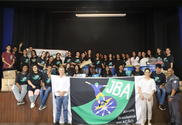 Grupo JBA arrecada mais de 20 mil peças para o Fundo Social