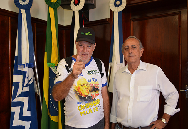 Pagador de Promessas visita Tietê