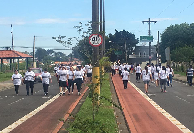 Caminhada FIT reúne pessoas para conscientização sobre o Novembro Azul