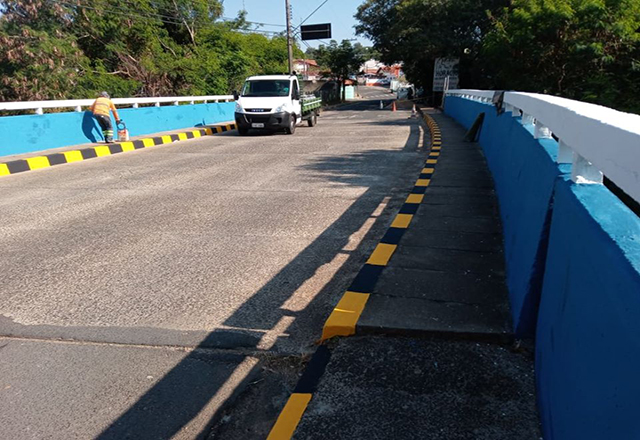 Prefeitura realiza serviços de pintura e sinalização em Ponte