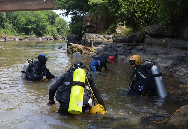 Corpo de Bombeiros realiza treinamento de Curso de Mergulho em Rio