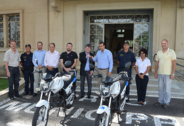 Prefeitura recebe motos do Detran