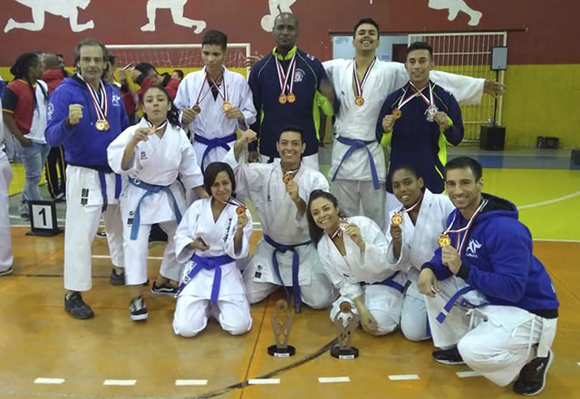 Caratecas tieteenses conquistam títulos no final de semana