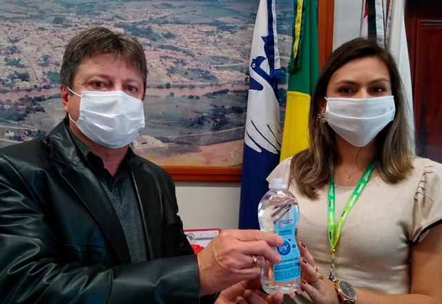 A Prefeitura do Município de Tietê recebe doação de higienizador