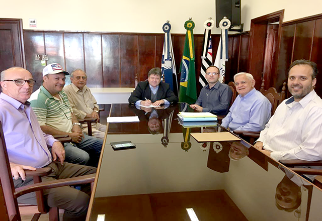 Prefeito Convoca reunião emergencial para discutir julgamento do Estatuto dos Servidores
