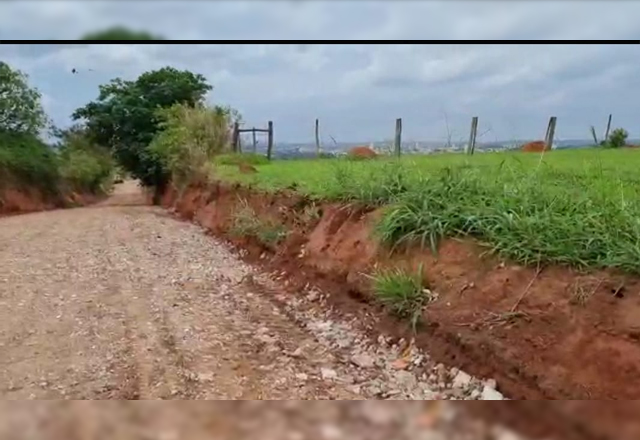 BAIRROS AREIÃO, SANTA CATARINA E VILA IPOMEIA RECEBEM BENFEITORIAS DE OBRAS EM SUAS MALHAS VIÁRIAS