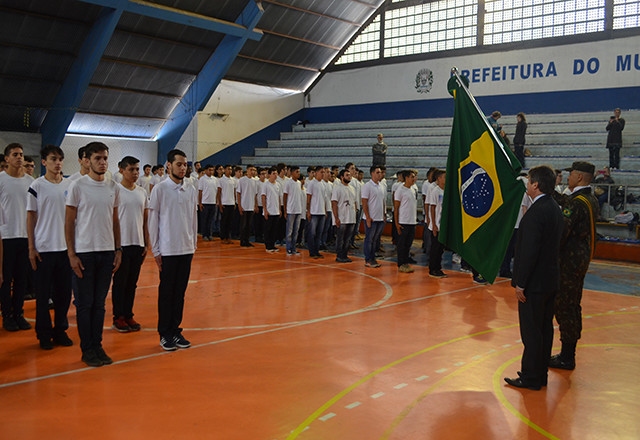Ato Solene de Juramento a Bandeira acontece no Ginásio Acácio Ferraz