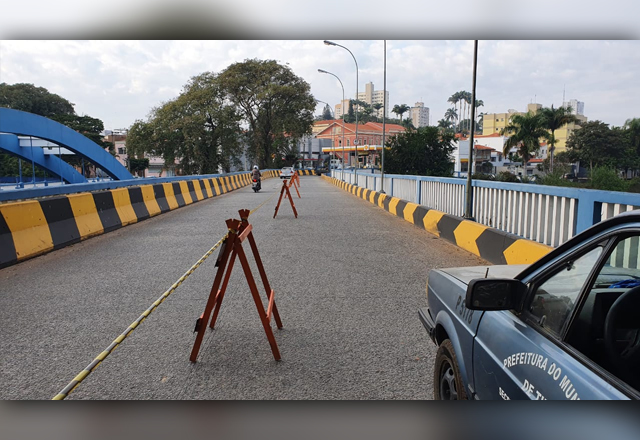 Recuperação da pavimentação de concreto da ponte nova sobre o rio Tietê altera o fluxo de veículos no local