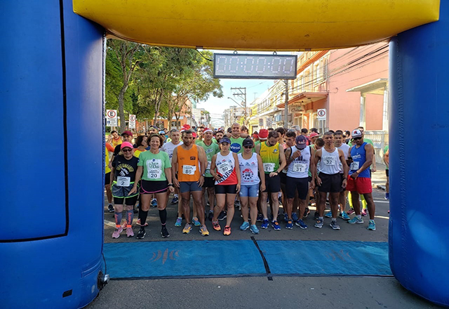 Corrida Itamar Albertini reúne atletas na Praça Dr. Elias Garcia
