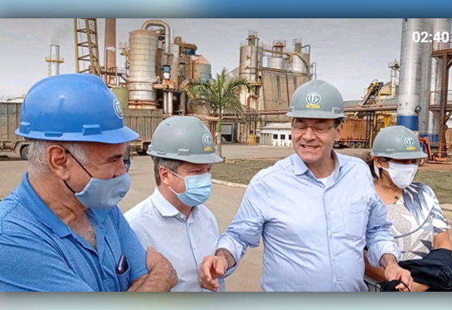 PREFEITO VLAMIR SANDEI, DEPUTADO FEDERAL VITOR LIPPI, EMPRESÁRIOS E SECRETÁRIOS MUNICIPAIS PERCORRERAM, NO SÁBADO, TODA EXTENÇÃO DA ESTRADA DE TERRA QUE LIGA A USINA ZAMBIANCO A RODOVIA SP127