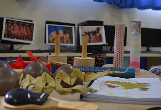 EMEB Alice realiza exposição para o Dia do Índio.