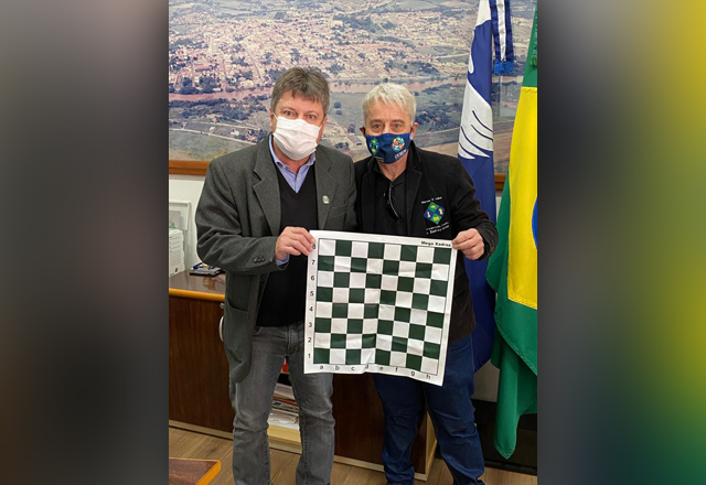 Presidente da Confederação Brasileira de Xadrez Escolar e Centro Brasileiro de Esportes da Mente foi recebido pelo Prefeito Vlamir Sandei e por Secretários Municipais