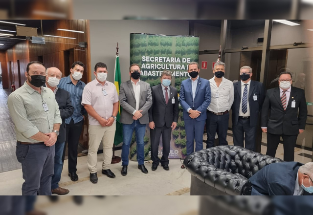 NOVOS CONVÊNIOS QUE BENEFICIARÃO BAIRROS RURAIS DO MUNICÍPIO FORAM ASSINADOS PELO PREFEITO VLAMIR SANDEI