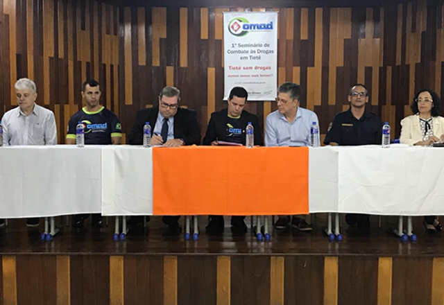 I° Seminário Municipal Antidrogas é realizado na EMEB Lyria