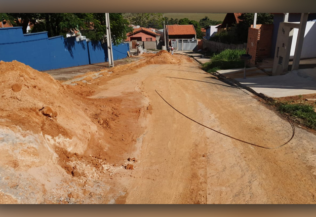 Prefeitura resolve antigo problema de alagamento, com execução de obras, na Rua Ézio dos Reis