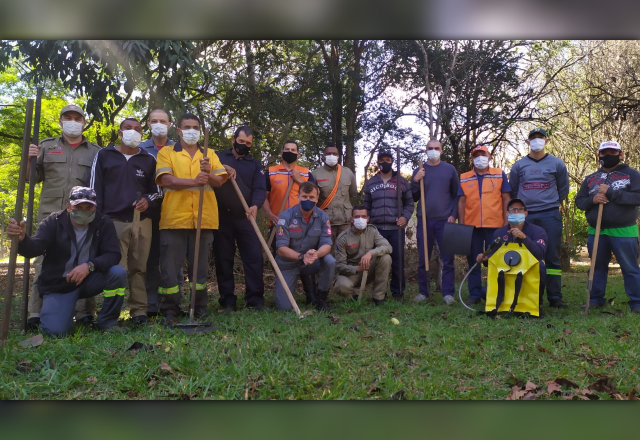 DEFESA CIVIL E BRIGADISTAS DA PREFEITURA PARTICIPARAM DE CURSO NA BASE DO CORPO DE BOMBEIROS DE TIETÊ