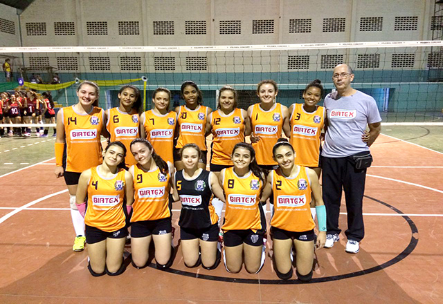 Equipe de Vôlei de Tietê vence time de Porto Feliz