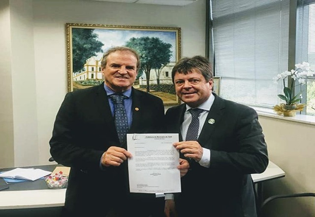 Deputado Estadual Cezar, a pedido do Prefeito Vlamir Sandei, encaminha recurso para aquisição de van para o transporte de pacientes da saúde