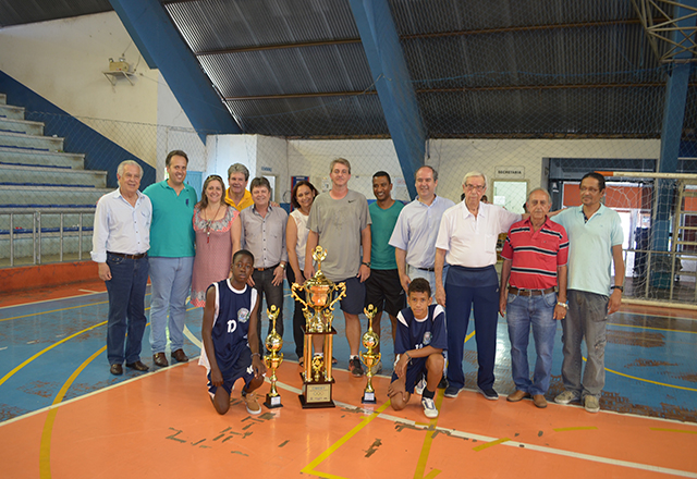 Cerimônia de premiação marca o encerramento da OMEET