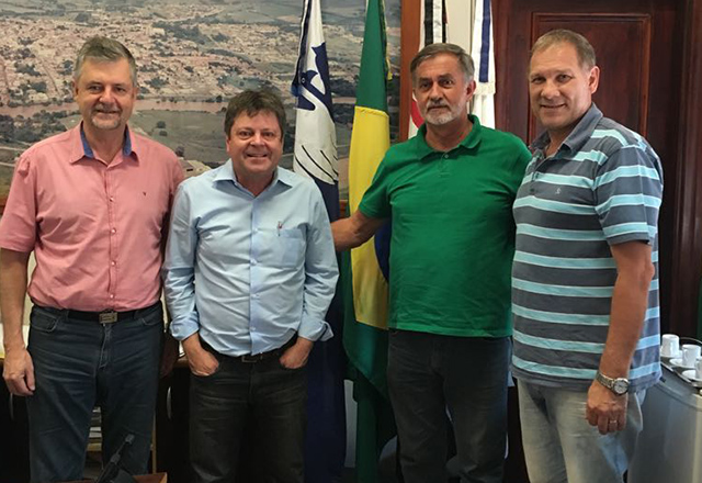 Prefeito se reúne com assessor da deputada Maria Lúcia Amary