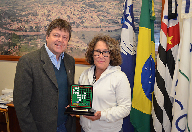 Vlamir Sandei recebe jogadora de Othelo que disputará Mundial