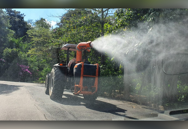 Prefeitura continua pulverizando bairros e região central para combater a Covid e a dengue