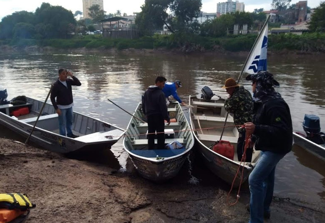 SEMADES e Grupo Ecológico promovem Ação Ambiental no Rio Tietê