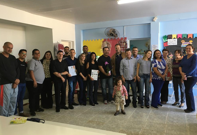 Alunos de Administração e Ciências Contábeis realizam revitalização em escola no Bairro Sete Fogões