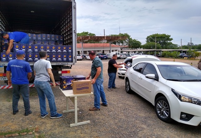 Prefeitura realiza distribuição de Cestas de Natal para Servidores