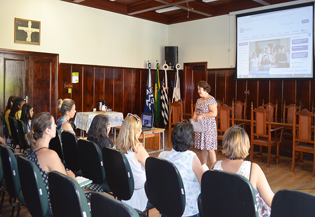 Reunião apresenta o Programa Criança Feliz