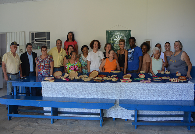 Vlamir Sandei faz encerramento de Curso de Artesanato em Palha de Milho