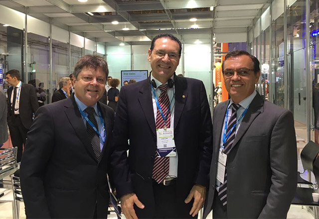 Prefeito participa de Smart City Business