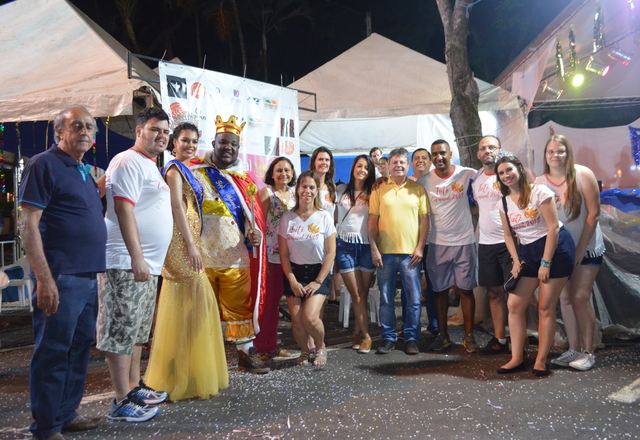 Carnaval 2019 reúne foliões na Praça