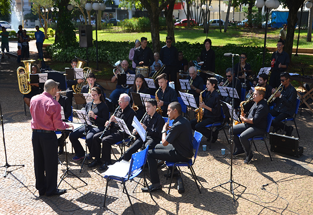 Banda Municipal emociona com concerto em homenagem ao Dia das Mães