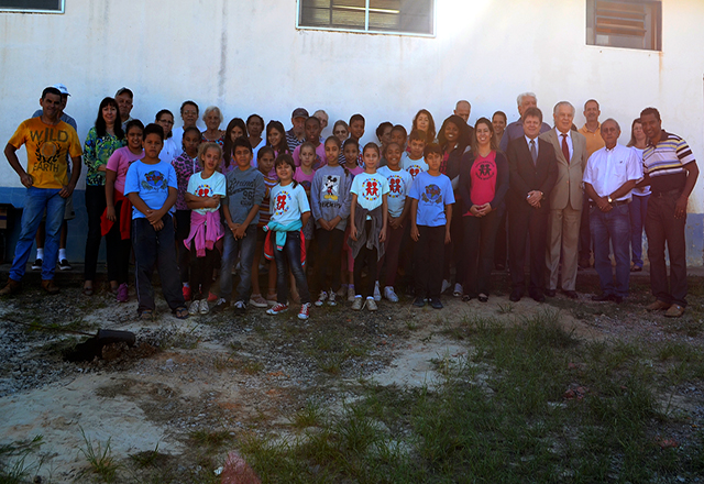 Meio Ambiente e Saúde promovem plantio de mudas