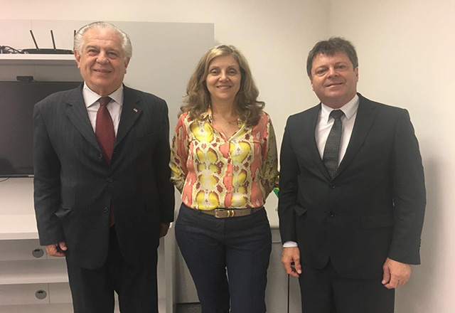Prefeito de Tietê e Presidente da OAB visitam regional da CEF